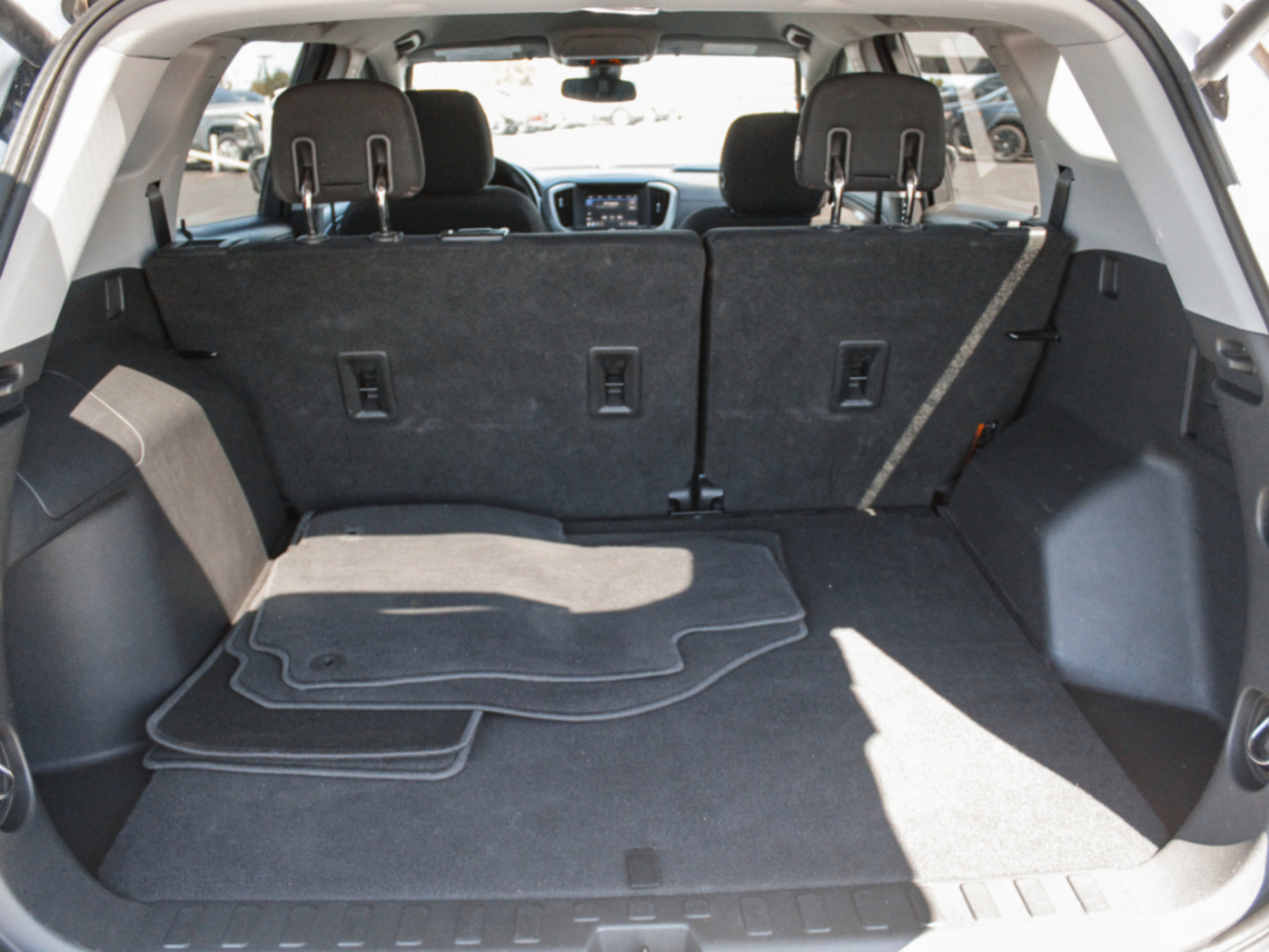Used 2020 GMC Terrain SLE w/ Driver Convenience Package FWD image 26