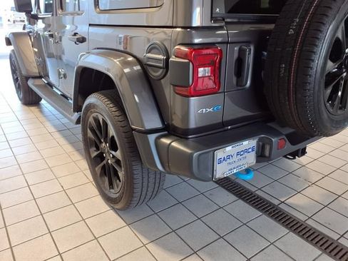 Used 2022 Jeep Wrangler Unlimited Sahara w/ Cold Weather Group AWD/4WD image 22