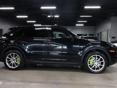 Used 2020 Porsche Cayenne E-HYBRID w/ Premium Plus Package image 6