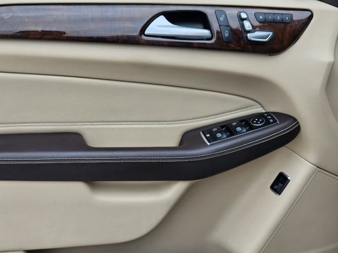 Used 2019 Mercedes-Benz GLS 450 4MATIC image 19
