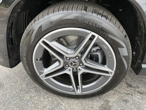 New 2025 Mercedes-Benz GLS 450 4MATIC image 9