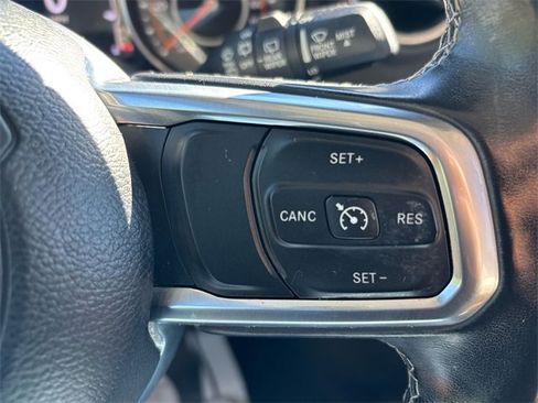 Used 2020 Jeep Wrangler Unlimited Sahara image 24