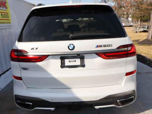 Used 2021 BMW X7 M50i image 9