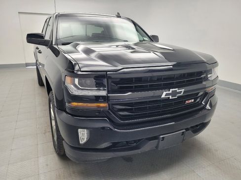 Used 2017 Chevrolet Silverado 1500 LT w/ Midnight Edition image 14