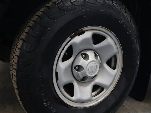 Used 2015 Toyota Tacoma Base w/ SR5 Package image 30