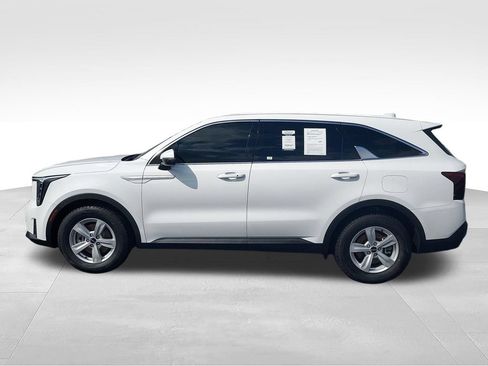 Certified 2024 Kia Sorento LX FWD image 2