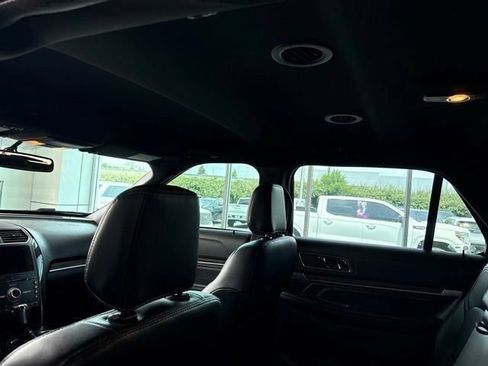 Used 2018 Ford Explorer Limited FWD image 11