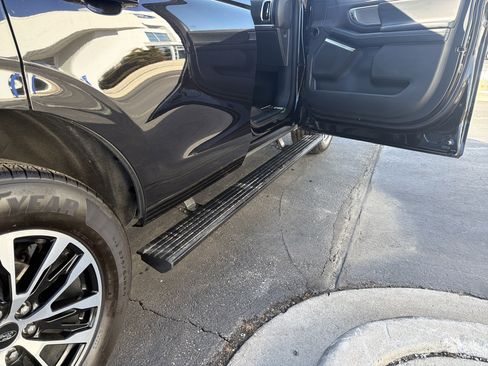 Certified 2025 Ford Expedition Platinum image 10