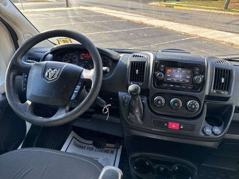 Used 2018 RAM ProMaster 2500 w/ Interior Convenience Group FWD image 7