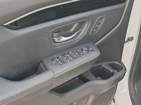 Used 2023 Honda Pilot Touring image 43