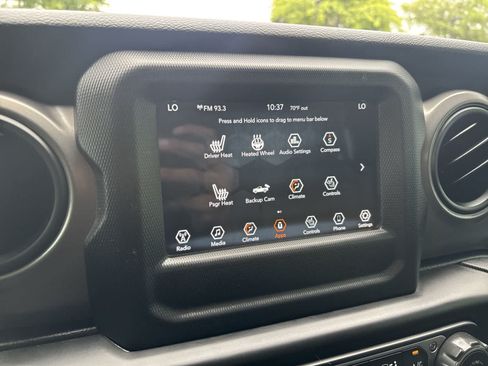 Used 2022 Jeep Gladiator Sport AWD/4WD image 21
