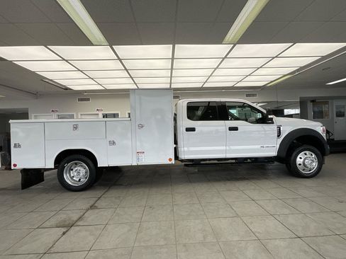 Used 2021 Ford F550 2WD Crew Cab Super Duty w/ XLT Value Package image 4