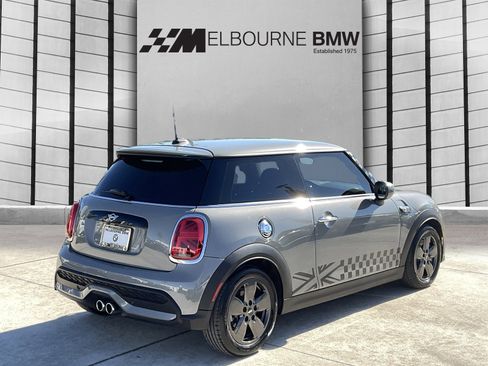 Used 2022 MINI Cooper S image 4