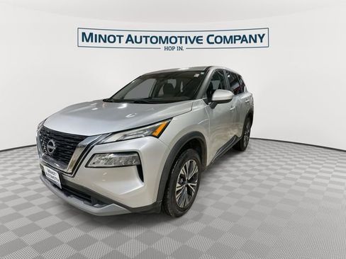 Used 2023 Nissan Rogue SV image 4