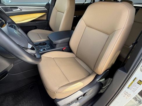 Used 2020 Volkswagen Atlas Cross Sport SE FWD image 23