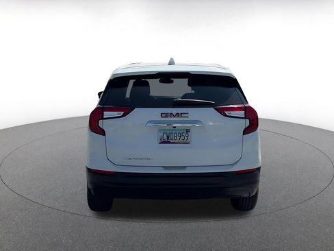 Used 2024 GMC Terrain SLE FWD image 12