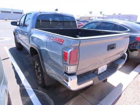 Used 2020 Toyota Tacoma TRD Off-Road AWD/4WD image 4
