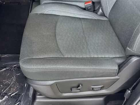 Used 2025 RAM 2500 Big Horn AWD/4WD image 19
