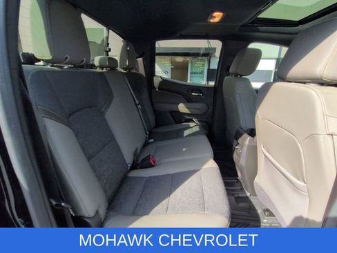Certified 2024 Chevrolet Colorado ZR2 w/ Technology Package AWD/4WD image 29