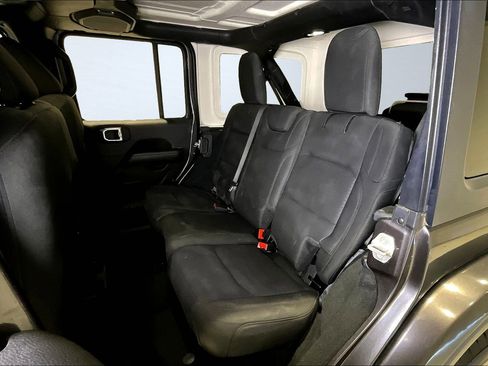 Used 2022 Jeep Wrangler Unlimited Sahara w/ Cold Weather Group image 21