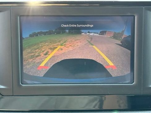 Used 2023 Chrysler Voyager LX FWD image 17