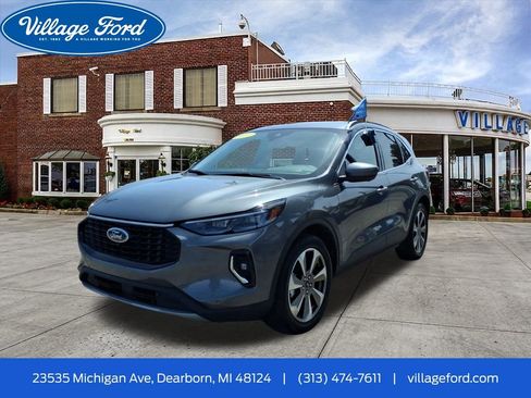 Certified 2023 Ford Escape Platinum w/ Class II Trailer Tow Package AWD/4WD image 1