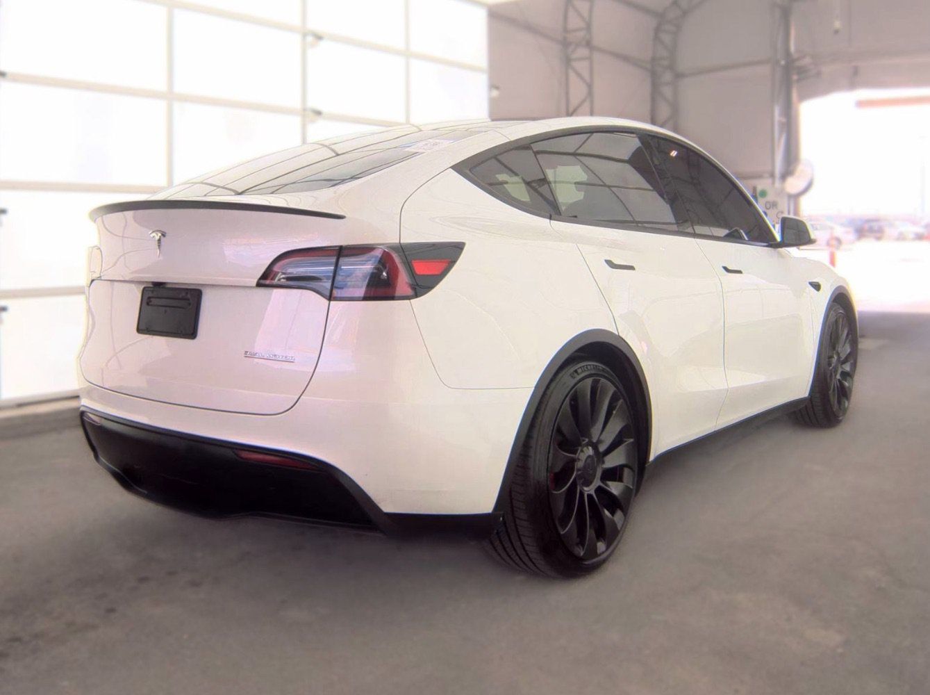 Used 2023 Tesla Model Y Long Range AWD/4WD image 4