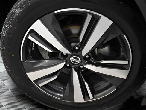 Used 2021 Nissan Rogue Platinum image 30