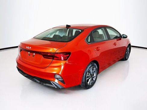 Used 2023 Kia Forte LXS FWD image 5