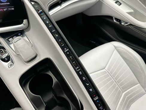 Used 2021 Chevrolet Corvette Stingray Premium Conv w/ Z51 Performance Package RWD image 26