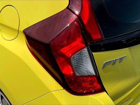 Used 2015 Honda Fit LX image 23