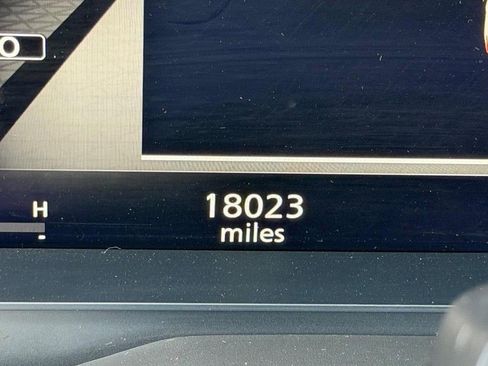 Used 2025 Nissan Rogue Platinum w/ Tech Package AWD/4WD image 22