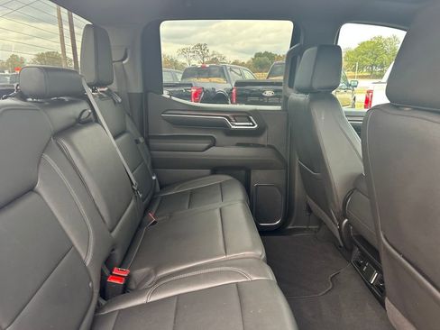 Used 2024 GMC Sierra 1500 SLT image 17