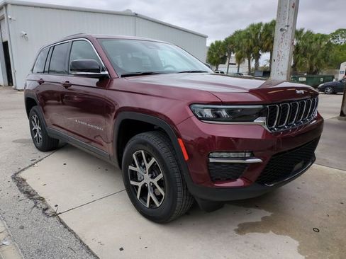Used 2025 Jeep Grand Cherokee Limited image 2