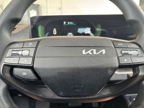 Used 2025 Kia K4 FWD image 30