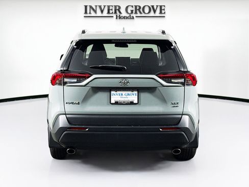 Used 2020 Toyota RAV4 XLE Premium image 6