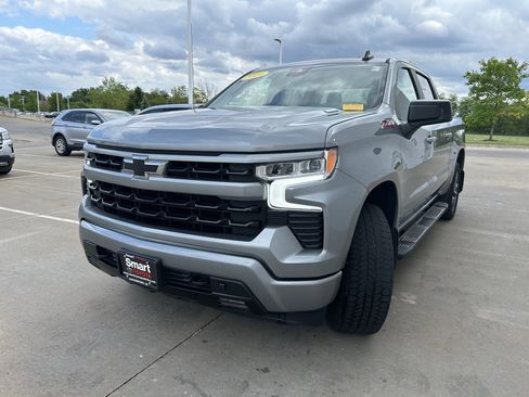 Used 2024 Chevrolet Silverado 1500 RST AWD/4WD image 3