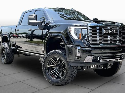 Used 2024 GMC Sierra 2500 Denali Ultimate AWD/4WD image 3