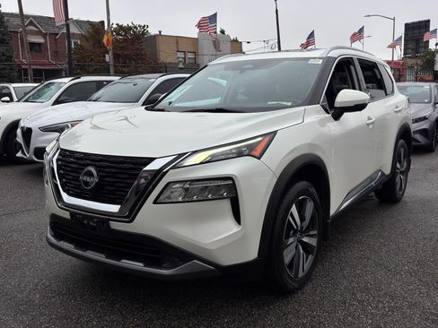 Used 2022 Nissan Rogue SL image 1