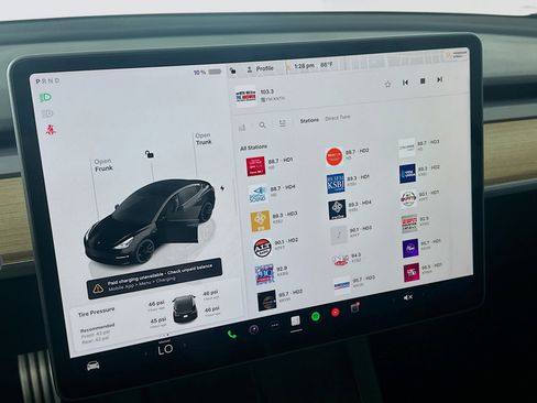 Used 2023 Tesla Model 3 Performance image 19