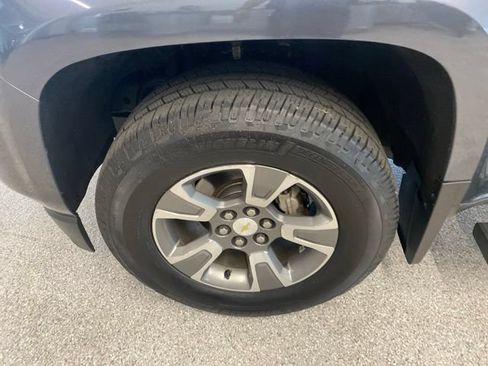 Used 2017 Chevrolet Colorado Z71 AWD/4WD image 10