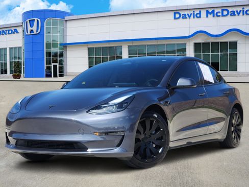Used 2023 Tesla Model 3 Standard Range image 1
