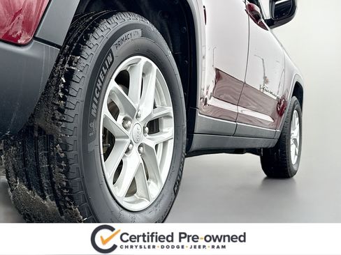 Used 2024 Jeep Grand Cherokee Laredo X w/ Luxury Tech Group I image 15