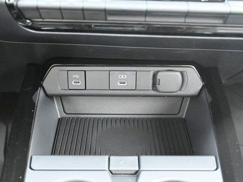 New 2026 Toyota Prius Plug-In Hybrid image 25