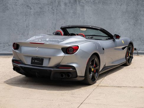 Used 2022 Ferrari Portofino M RWD image 8