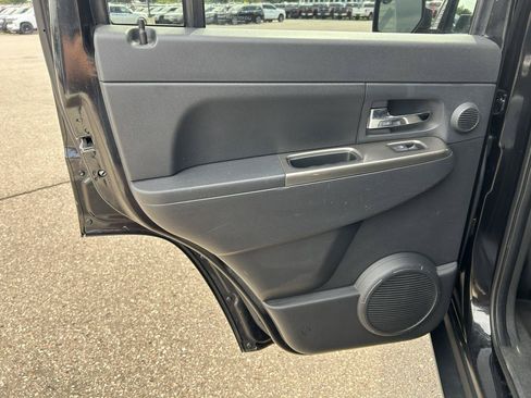 Used 2012 Jeep Liberty Limited Jet w/ Comfort/Convenience Group AWD/4WD image 13