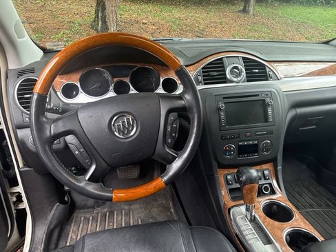 Used 2009 Buick Enclave CXL w/ Entertainment Package #3 FWD image 3