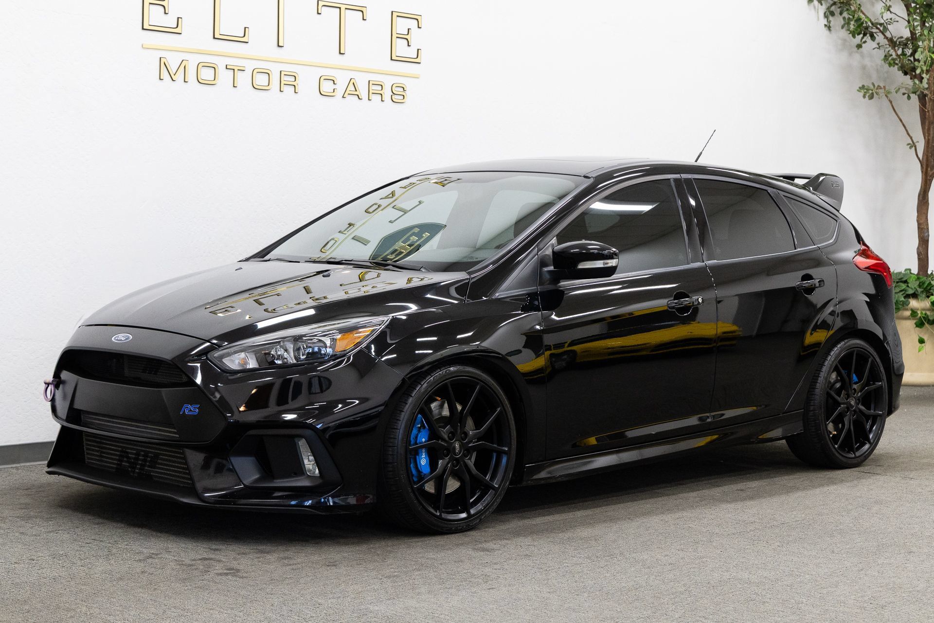 Used 2017 Ford Focus RS AWD/4WD image 1