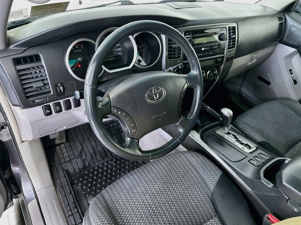 Used 2007 Toyota 4Runner SR5 AWD/4WD image 27