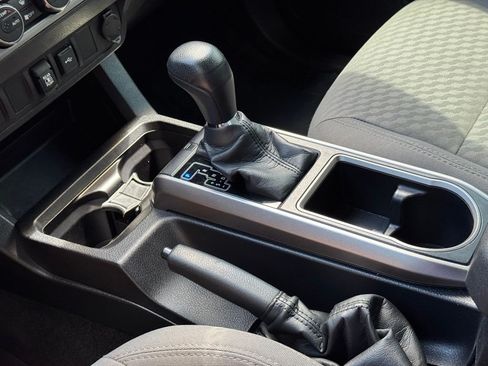 Used 2021 Toyota Tacoma SR5 RWD image 38
